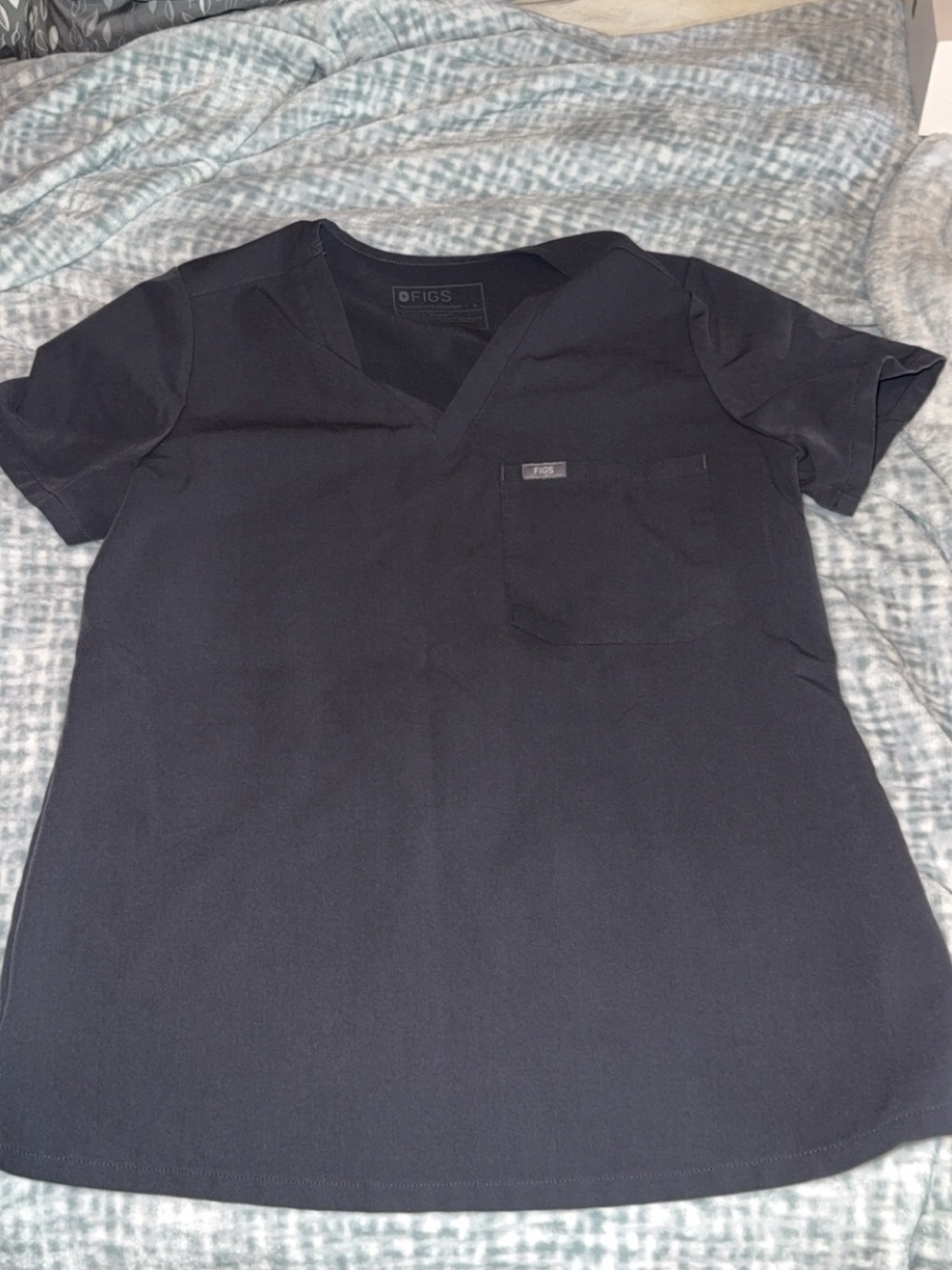 FIGS Men’s Black V-Neck Pocket Shirt